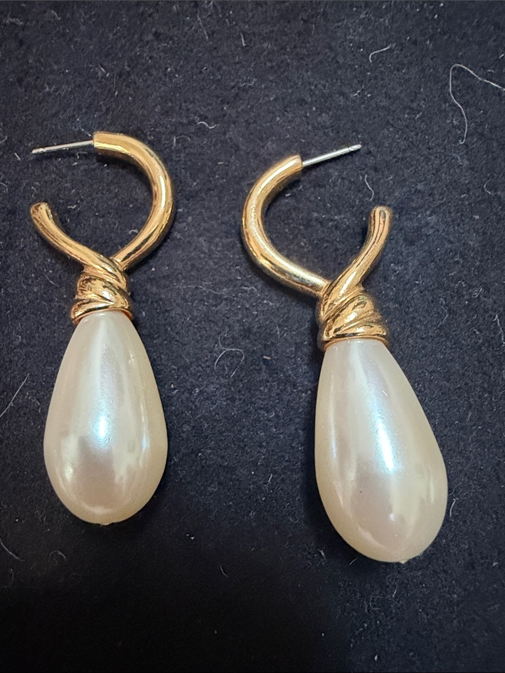 Vintage Gold Teardrop Pearl Drop Hoop Earrings - Classic Women’s Jewelry